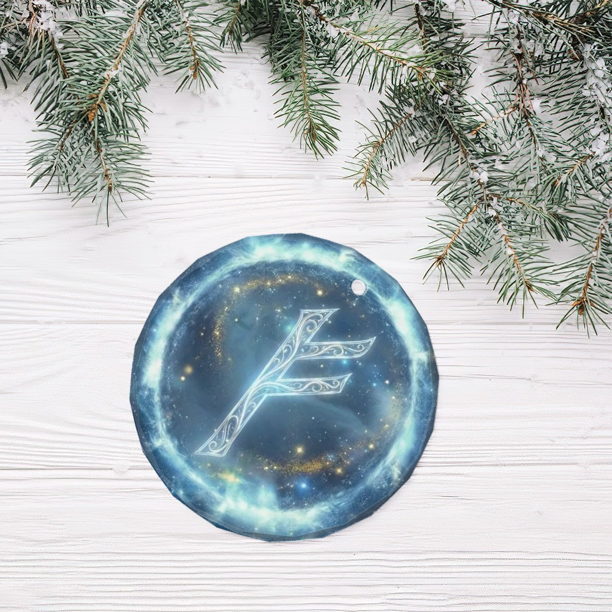 Fehu Schutzrune – Kristallglas-Anhänger (Celestial Futhark Collection)